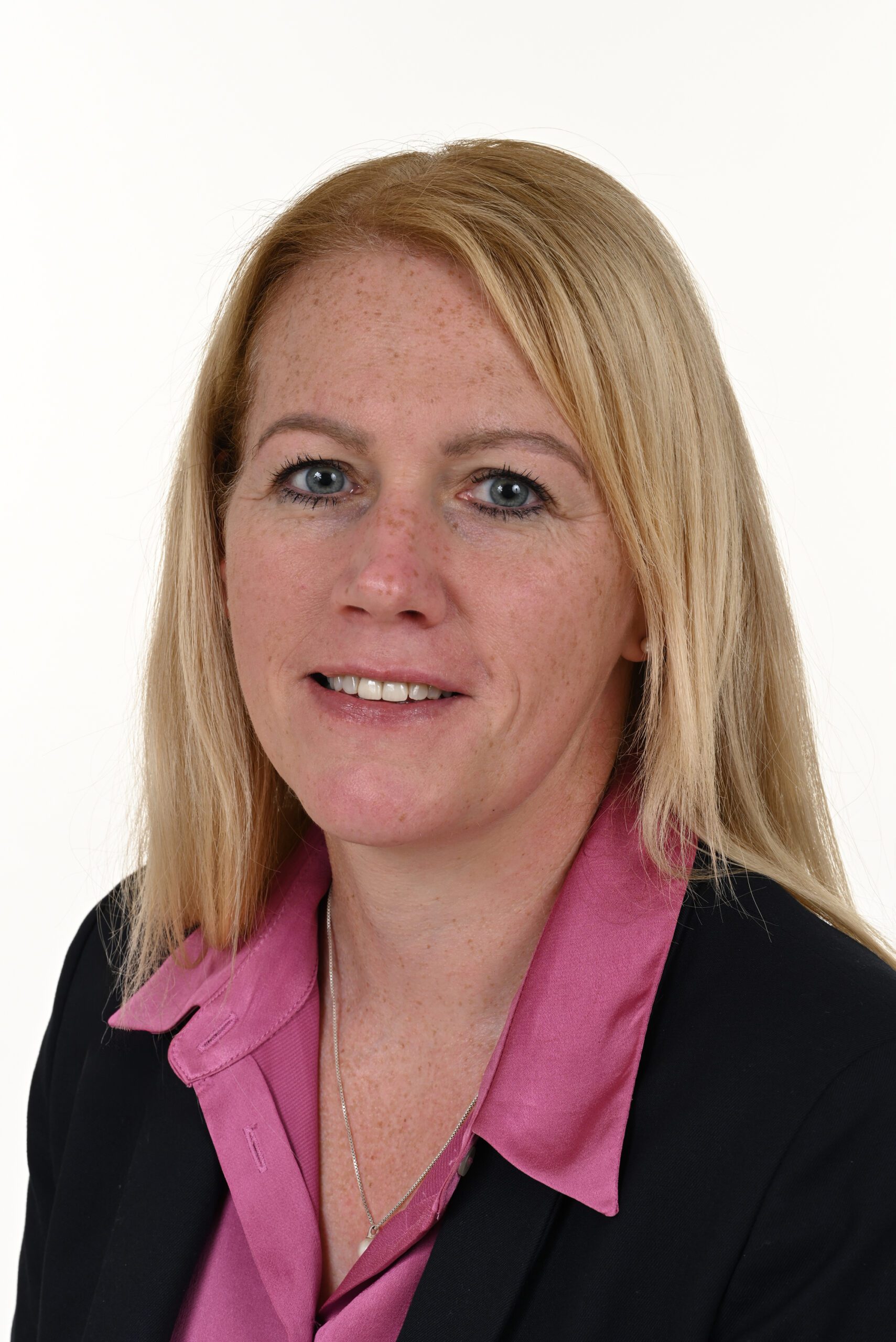 Claire Finns headshot
